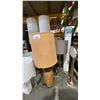 Image 2 : LARGE GROUP OF ASSORTED TABLE AND FLOOR LAMPS