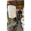 Image 3 : LARGE GROUP OF ASSORTED TABLE AND FLOOR LAMPS