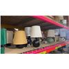 Image 1 : SHELF OF ASSORTED DESK LAMPS