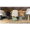Image 3 : SHELF OF ASSORTED DESK LAMPS