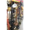 Image 2 : SECTION OF ASSORTED FLOOR LAMPS