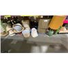 Image 1 : SHELF OF LAMP SHADES AND LAMPS