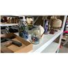 Image 5 : ASSORTED DESK LAMPS, CROSSES AND DECOR