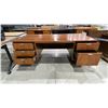 Image 2 : MID CENTURY MODERN 5 DRAWER DESK WITH CHROME HANDLES