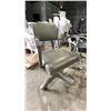 Image 4 : GROUP OF 4 VINTAGE STYLE MOBILE OFFICE CHAIRS
