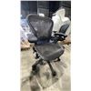 Image 3 : 3 BLACK ADJUSTABLE OFFICE CHAIRS