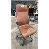 Image 1 : BROWN ADJUSTABLE HIGHBACK OFFICE CHAIR
