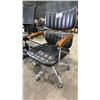 Image 2 : VINTAGE STYLE BLACK MOBILE OFFICE CHAIR