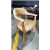 Image 3 : 2 BEIGE PADDED ARMCHAIRS