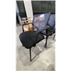 Image 3 : 3 BLACK CLIENT CHAIRS