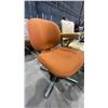 Image 5 : GROUP OF 5 VINTAGE STYLE CHAIRS