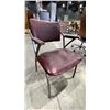 Image 4 : GROUP OF 4 ASSORTED CLIENT CHAIRS