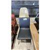Image 1 : 2 ASSORTED CHAIRS
