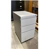Image 1 : 3 DRAWER GREY MOBILE FILING PEDESTAL