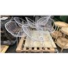 Image 1 : GROUP OF 6 WHITE METAL CHAIRS