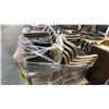Image 2 : PALLET OF BROWN AND BEIGE PATIO CHAIRS