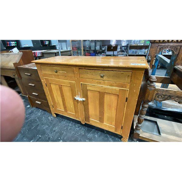 2 DOOR, 2 DRAWER SIDEBOARD
