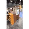 Image 1 : 3 WOOD AND GLASS DISPLAY SHELVES WITH 2 WOODEN RISERS