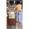 Image 3 : 3 WOOD AND GLASS DISPLAY SHELVES WITH 2 WOODEN RISERS
