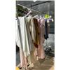 Image 2 : MOBILE CLOTHING RACK WITH ASSORTED SET DEC WARDROBE- TWIN SHEET SETS