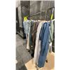 Image 2 : MOBILE CLOTHING RACK WITH ASSORTED SET DEC WARDROBE- DOUBLE SHEET SETS