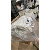 Image 2 : 3 TWIN SIZE DUVET & 2 TOPPERS