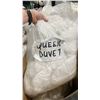 Image 3 : 4 QUEEN SIZE DUVETS
