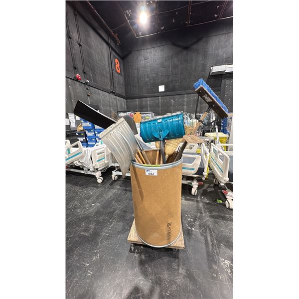 CARDBOARD BARREL OF ASSORTED SHOVELS & BROOMS