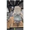 Image 2 : 2 ROLLING OFFICE CHAIRS