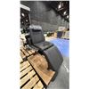 Image 2 : LEATHER RECLINING MEDICAL CHAIR