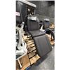 Image 2 : LEATHER RECLINING MEDICAL CHAIR