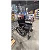 Image 2 : WHEELCHAIR AND WALKER