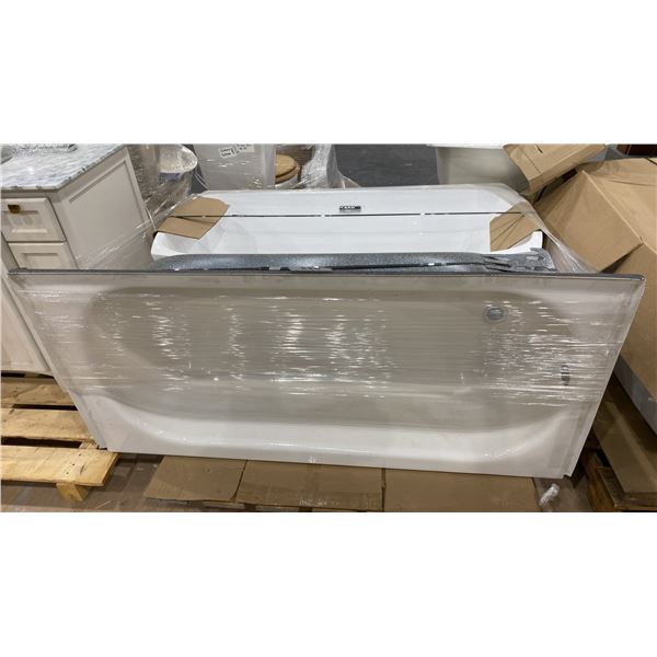 PALLET OF 2 BATHTUBS- 1 FREESTANDING, 1 ALCOVE TUB