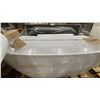 Image 3 : PALLET OF 2 BATHTUBS- 1 FREESTANDING, 1 ALCOVE TUB