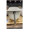 Image 2 : WHITE HIGH BACK FREESTANDING BATHTUB WITH GOLD FEET