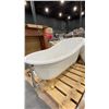 Image 3 : WHITE HIGH BACK FREESTANDING BATHTUB WITH GOLD FEET