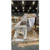 Image 1 : PALLET WITH 2 TOILETS AND A SINK