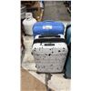 Image 1 : 2 ROLLING CARRY ON BAGS