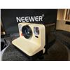 Image 3 : 2 NEEWER RING LIGHTS AND POLARIOD CAMERA