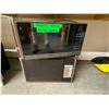 Image 1 : 2 MICROWAVES