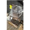 Image 1 : PALLET OF 8 ASSORTED SIZE WOODEN CHESTS/STORAGE TRUNKS