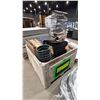 Image 1 : PALLET CRATE OF ASSORTED EQUESTRIAN ITEMS/DECOR- WAGON WHEELS, FEED BUCKETS, BRUSHES, HORSESHOES,