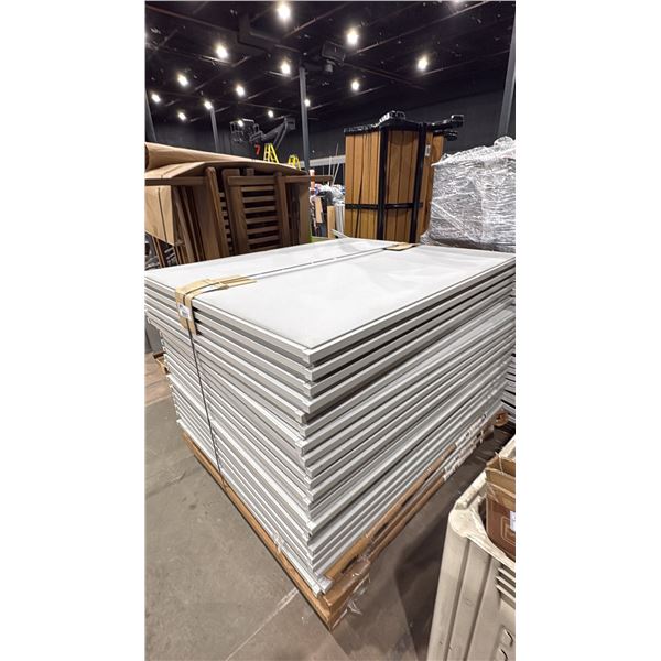 PALLET OF APPROX 25 GREY PADDED STANDING PANELS