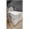 Image 2 : PALLET OF APPROX 25 GREY PADDED STANDING PANELS