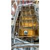 Image 2 : PALLET OF ASSORTED RUSTIC METAL DECOR ITEMS