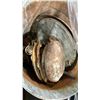 Image 6 : PALLET OF ASSORTED RUSTIC METAL DECOR ITEMS