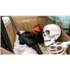 Image 2 : PALLET OF ASSORTED HALLOWEEN DECORATIONS