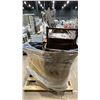 Image 3 : PALLET OF ASSORTED JANITORIAL ITEMS & CARTS