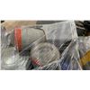 Image 5 : PALLET OF ASSORTED GARBAGE CANS