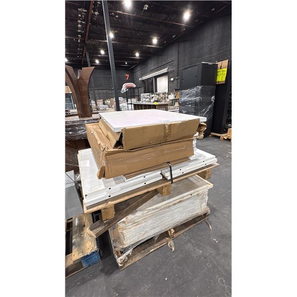PALLET OF ASSORTED WHITE METAL PANELS